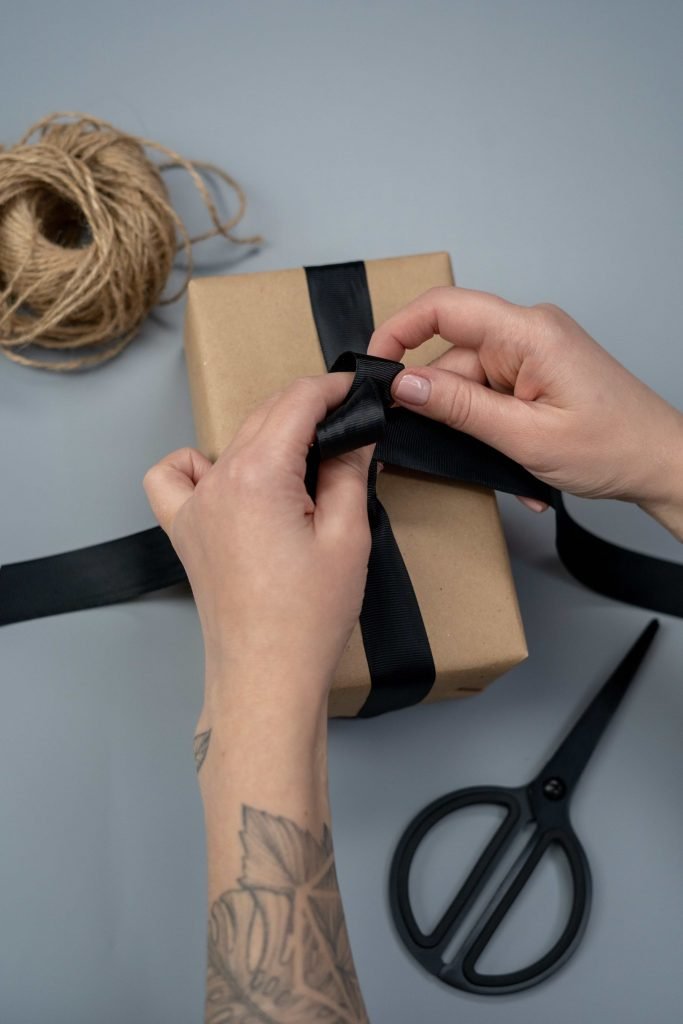 Gift Wrapping How to wrap a gift nicely